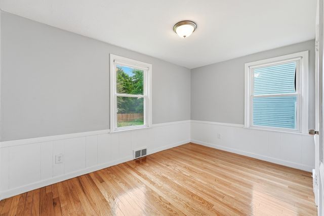 73 Edmund St, East Longmeadow, MA 01028