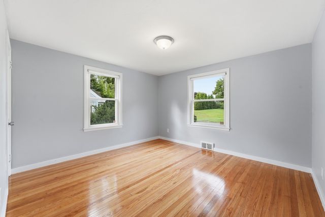 73 Edmund St, East Longmeadow, MA 01028