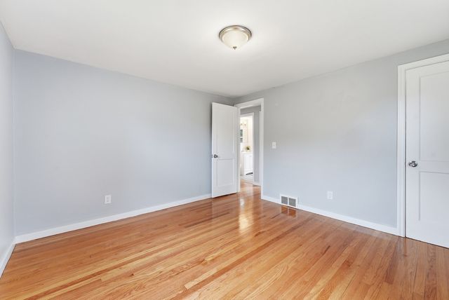 73 Edmund St, East Longmeadow, MA 01028