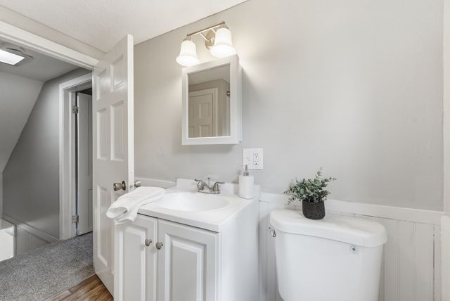 73 Edmund St, East Longmeadow, MA 01028