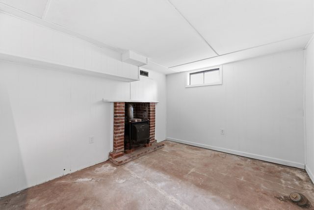 73 Edmund St, East Longmeadow, MA 01028