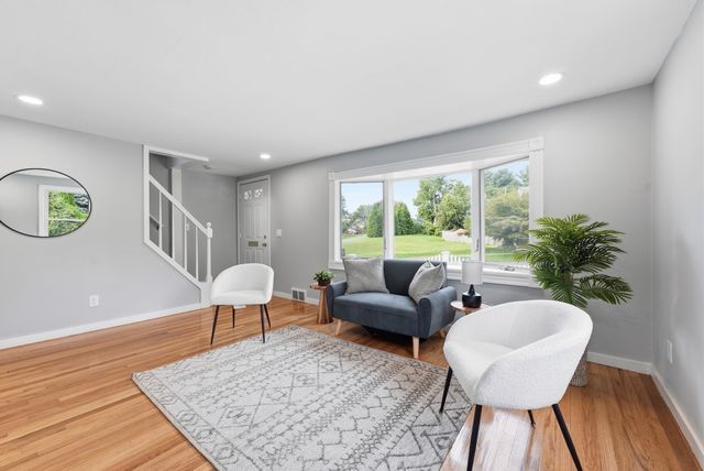 73 Edmund St, East Longmeadow, MA 01028