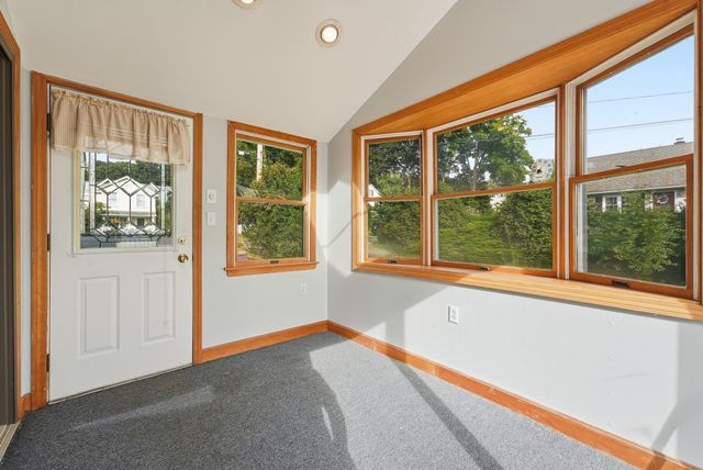 73 Edmund St, East Longmeadow, MA 01028