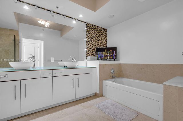 315 NE 3rd Ave 1804, Fort Lauderdale, FL 33301