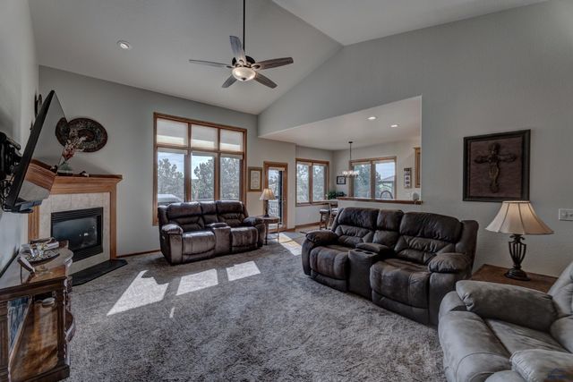 6828 MUIRFIELD DR, Rapid City, SD 57702