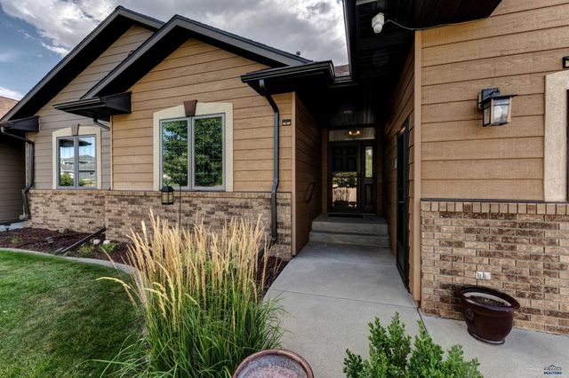 6828 MUIRFIELD DR, Rapid City, SD 57702