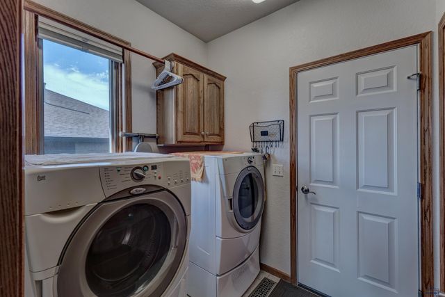 6828 MUIRFIELD DR, Rapid City, SD 57702