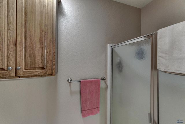 6828 MUIRFIELD DR, Rapid City, SD 57702