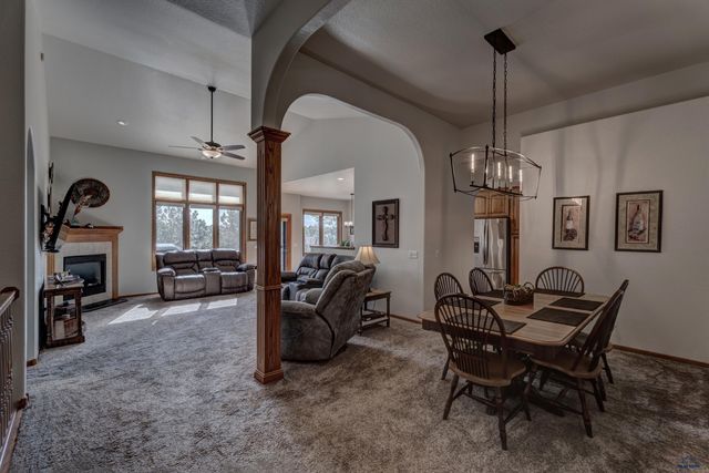 6828 MUIRFIELD DR, Rapid City, SD 57702