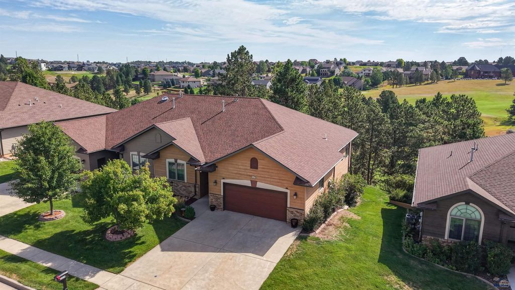 6828 MUIRFIELD DR, Rapid City, SD 57702