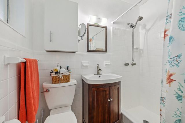 2216 NW 2nd Avenue, Wilton Manors, FL 33311