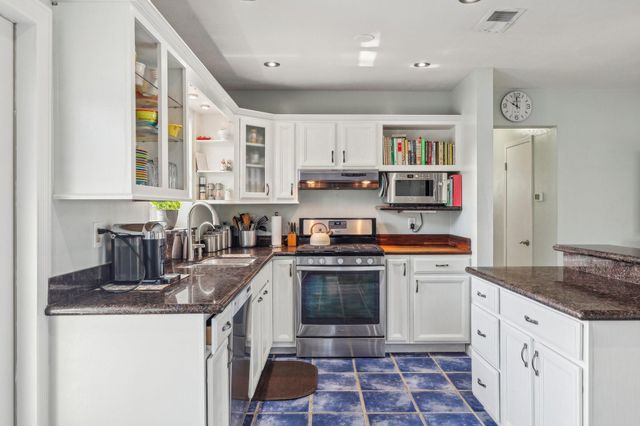 2216 NW 2nd Avenue, Wilton Manors, FL 33311