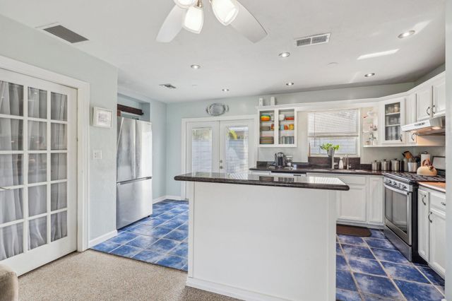 2216 NW 2nd Avenue, Wilton Manors, FL 33311