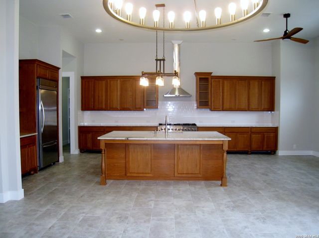6751 Wrangler Cir, Bulverde, TX 78163