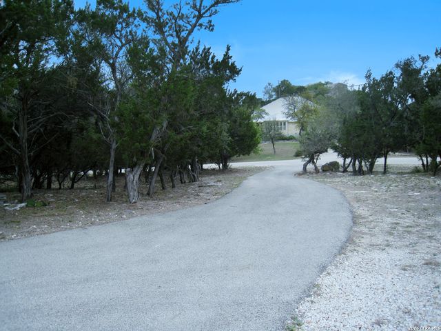 6751 Wrangler Cir, Bulverde, TX 78163