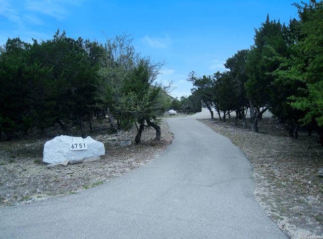 6751 Wrangler Cir, Bulverde, TX 78163