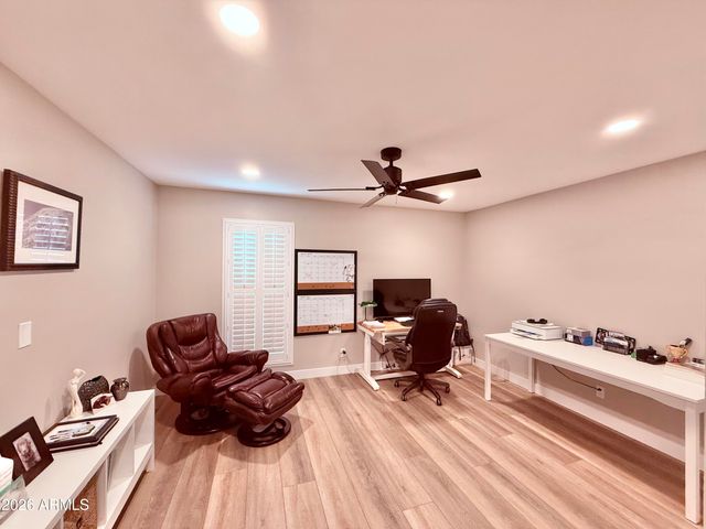 2645 E VISTA Drive, Phoenix, AZ 85032