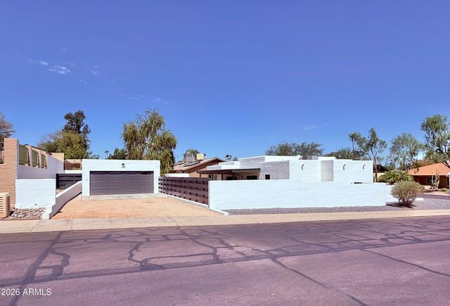 2645 E VISTA Drive, Phoenix, AZ 85032