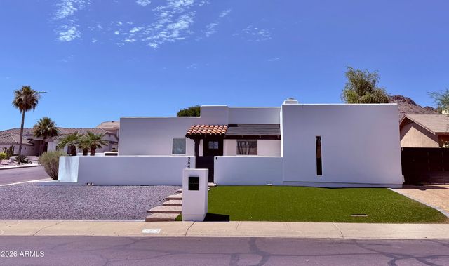 2645 E VISTA Drive, Phoenix, AZ 85032