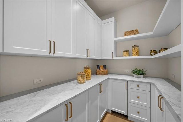 1120 10th AVE N, Naples, FL 34102