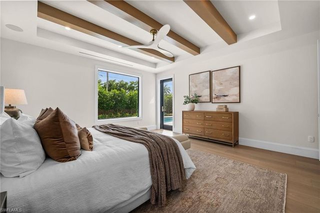 1120 10th AVE N, Naples, FL 34102