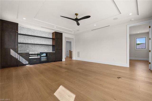 1120 10th AVE N, Naples, FL 34102