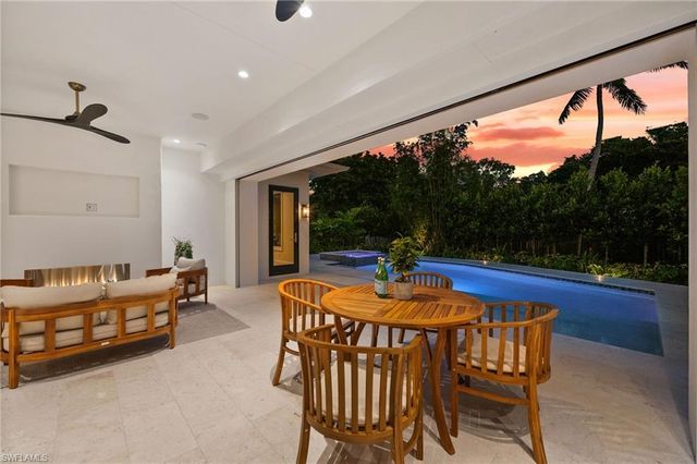 1120 10th AVE N, Naples, FL 34102