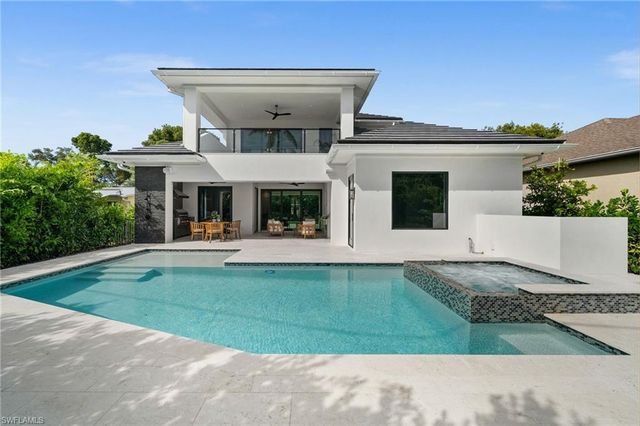 1120 10th AVE N, Naples, FL 34102