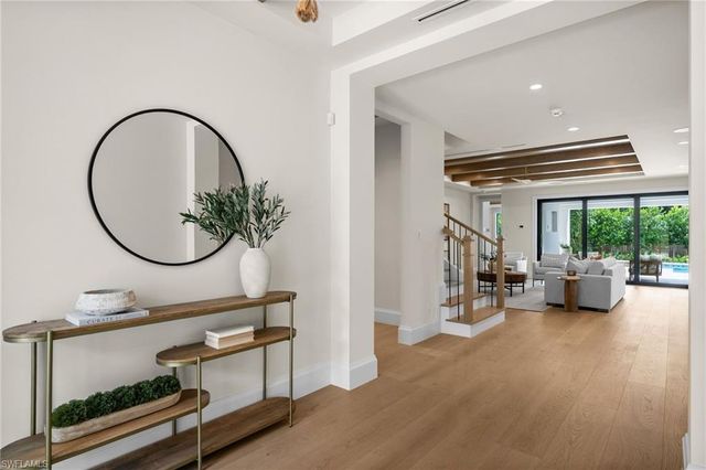 1120 10th AVE N, Naples, FL 34102