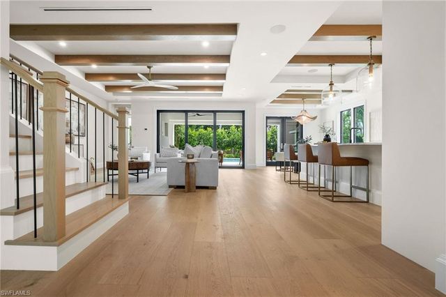 1120 10th AVE N, Naples, FL 34102