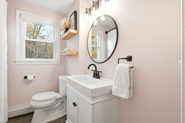 557 Fowler Rd, Northbridge, MA 01534