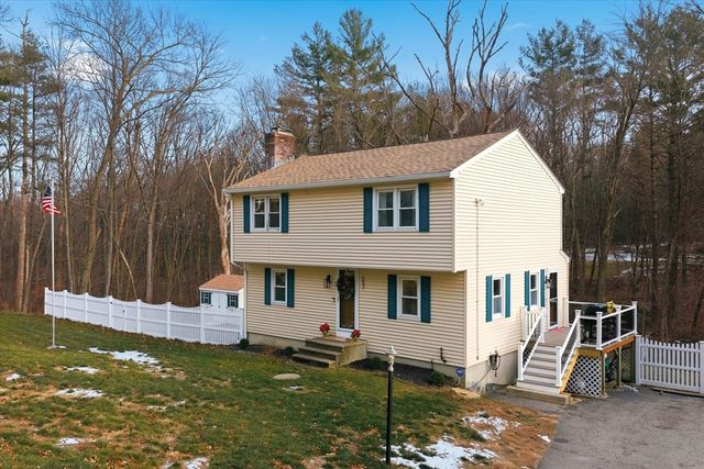 557 Fowler Rd, Northbridge, MA 01534