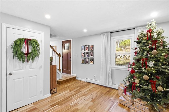 557 Fowler Rd, Northbridge, MA 01534