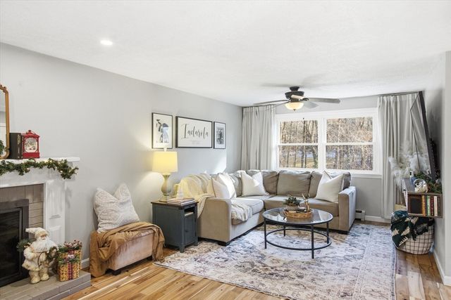 557 Fowler Rd, Northbridge, MA 01534