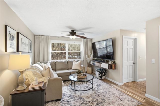 557 Fowler Rd, Northbridge, MA 01534