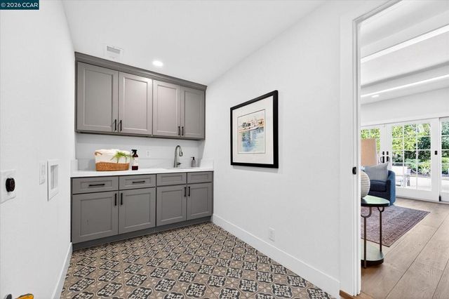 3022 Deerpark Dr, Walnut Creek, CA 94598