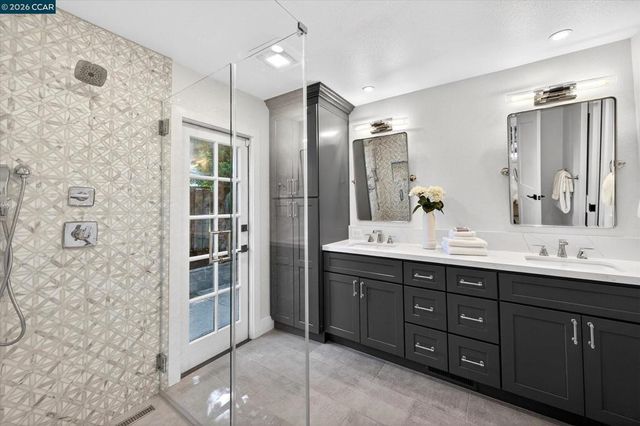 3022 Deerpark Dr, Walnut Creek, CA 94598