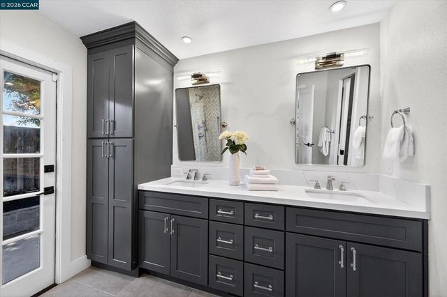 3022 Deerpark Dr, Walnut Creek, CA 94598