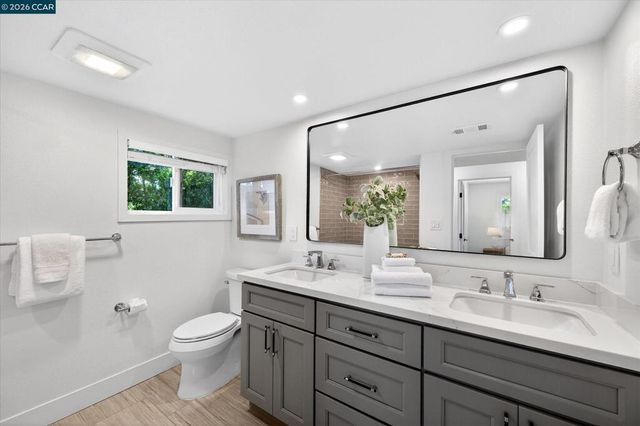 3022 Deerpark Dr, Walnut Creek, CA 94598
