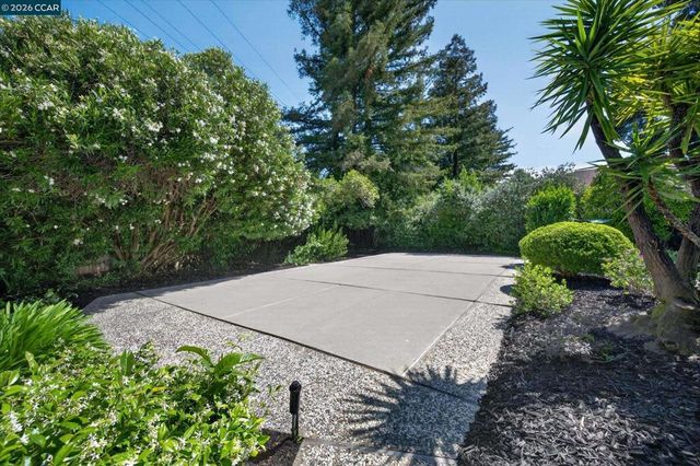 3022 Deerpark Dr, Walnut Creek, CA 94598