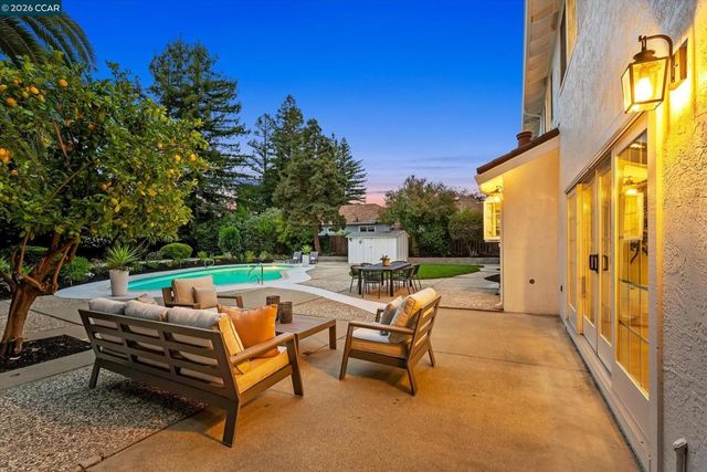 3022 Deerpark Dr, Walnut Creek, CA 94598