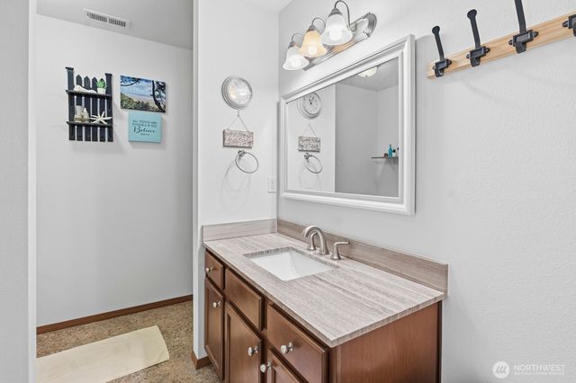 1804 Harborview Drive, Aberdeen, WA 98520