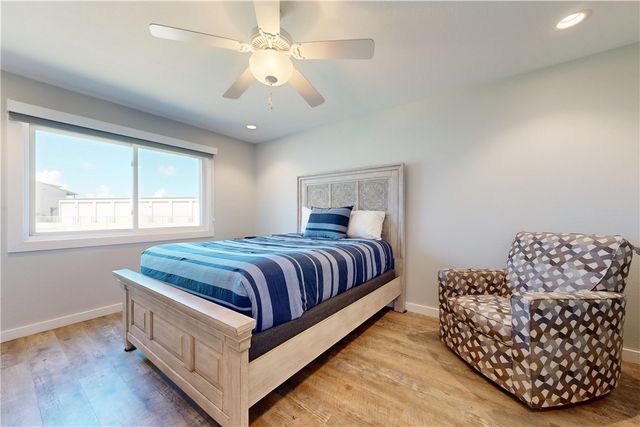 230 Cut Off Road 122, Port Aransas, TX 78373