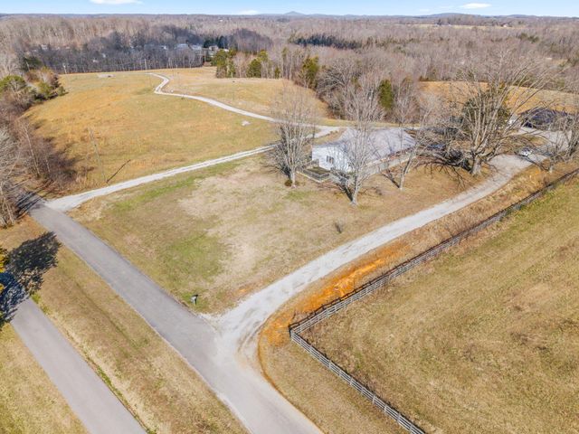 38 Beech Grove Road, Nancy, KY 42544