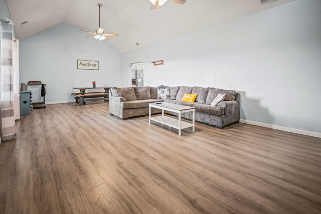 38 Beech Grove Road, Nancy, KY 42544