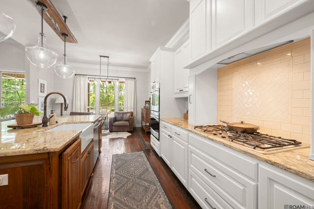 8242 Wildwood Dr, Denham Springs, LA 70706