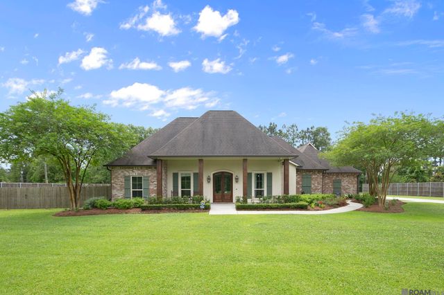 8242 Wildwood Dr, Denham Springs, LA 70706