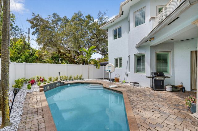 1020 SE 11th Street, Fort Lauderdale, FL 33316