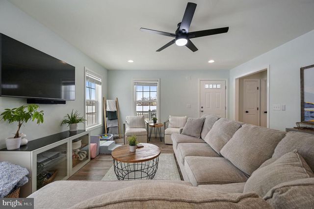 234 E NORTH ST, Felton, DE 19943