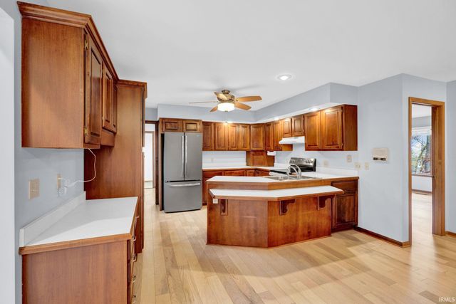 8211 Yorkridge Drive, Newburgh, IN 47630